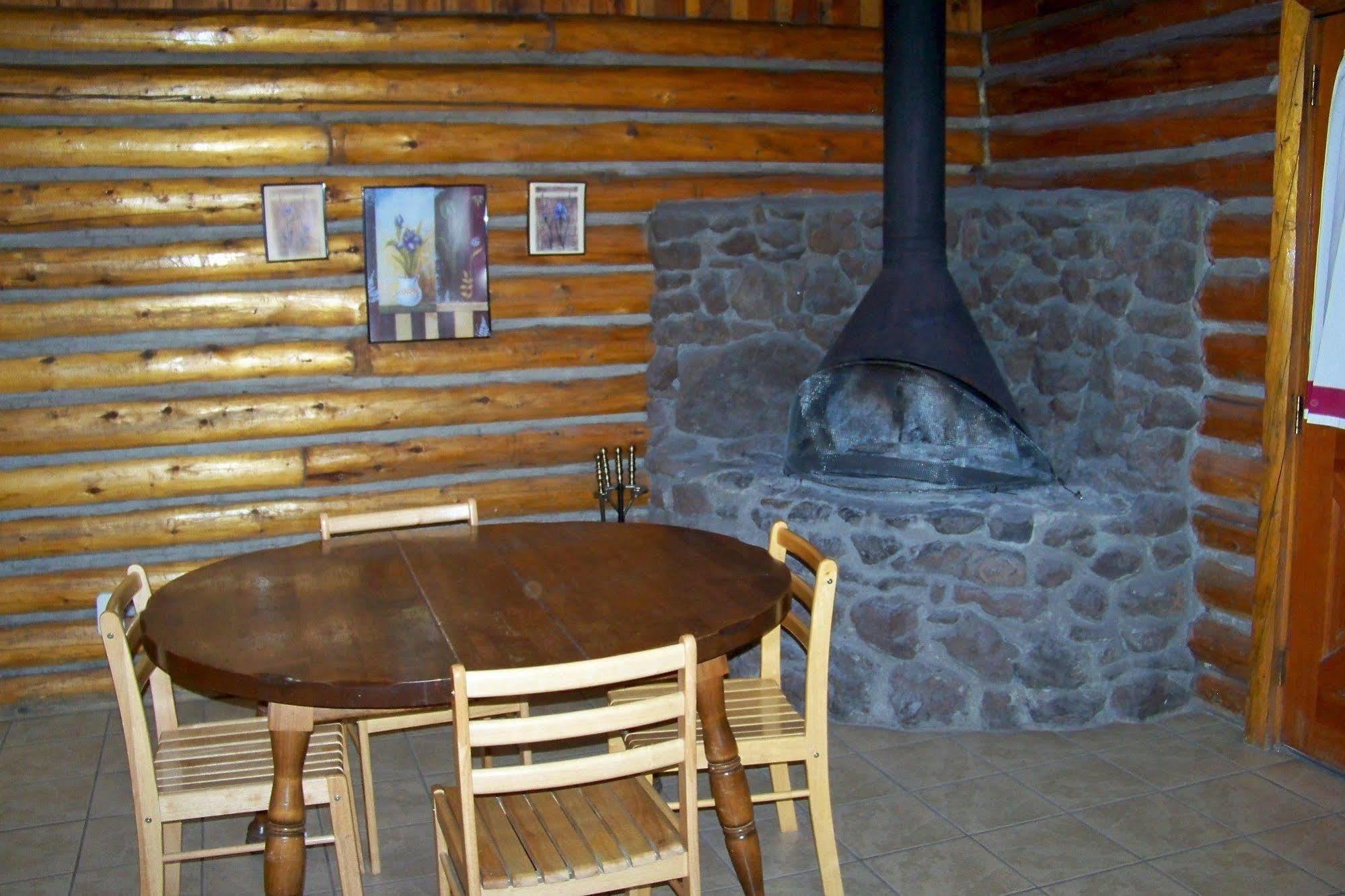 Lake Of The Woods Resort Lakeside Bagian luar foto