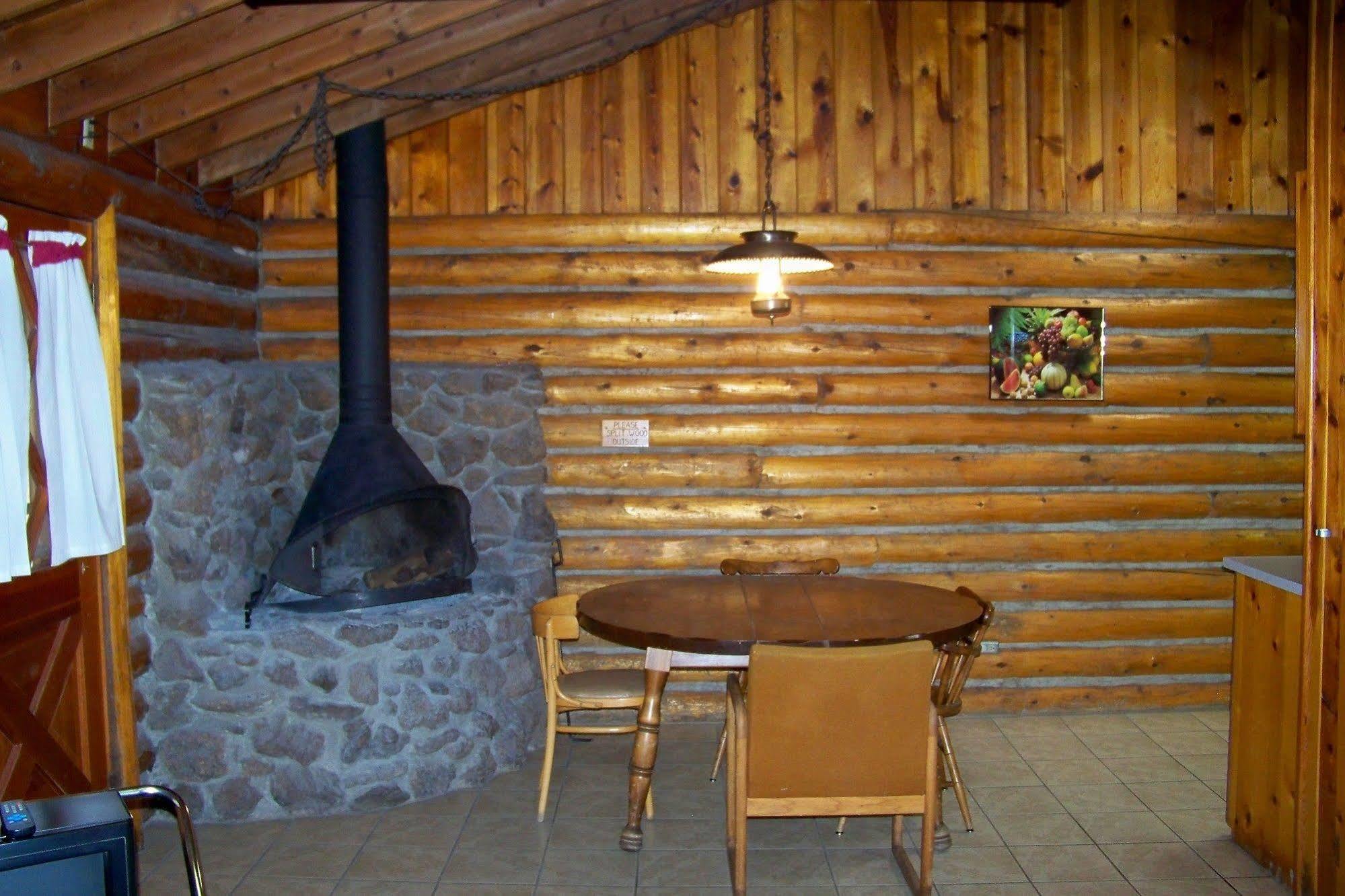 Lake Of The Woods Resort Lakeside Bagian luar foto