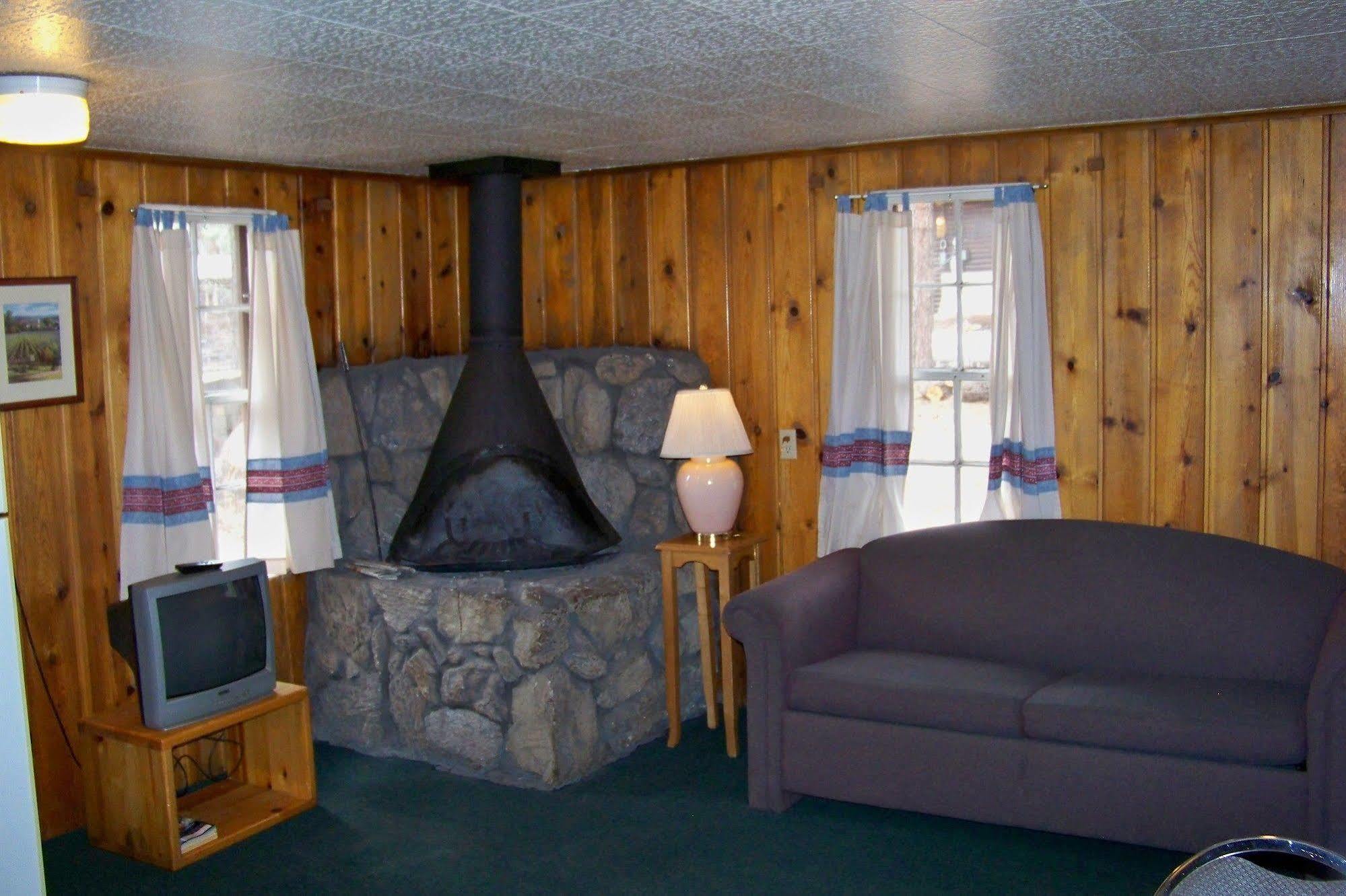Lake Of The Woods Resort Lakeside Bagian luar foto
