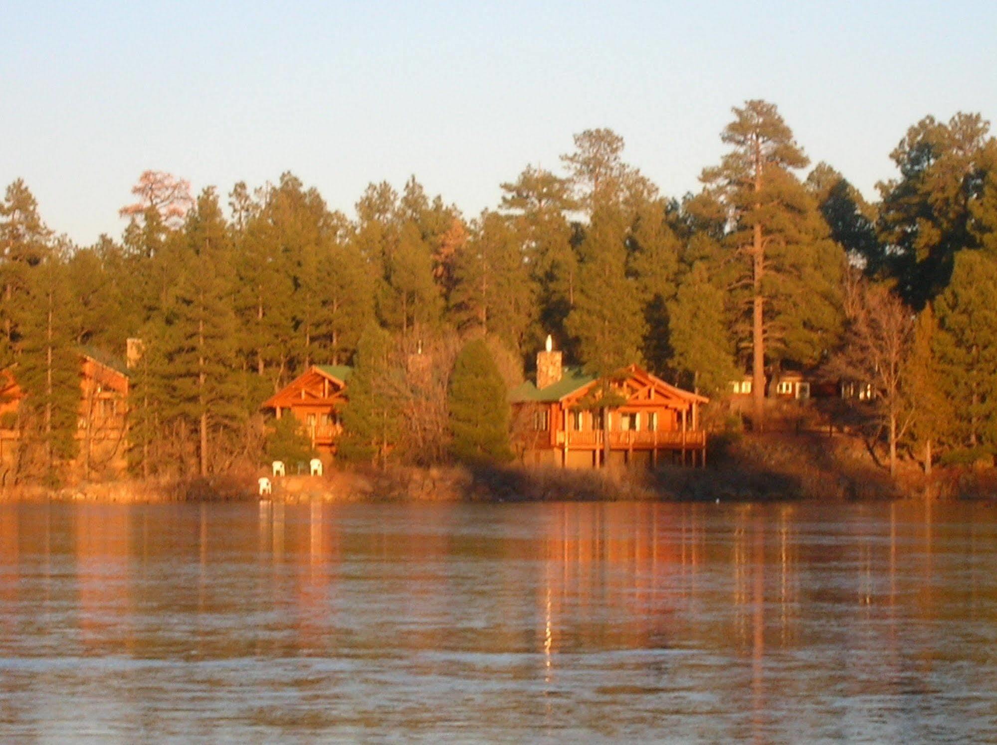 Lake Of The Woods Resort Lakeside Bagian luar foto