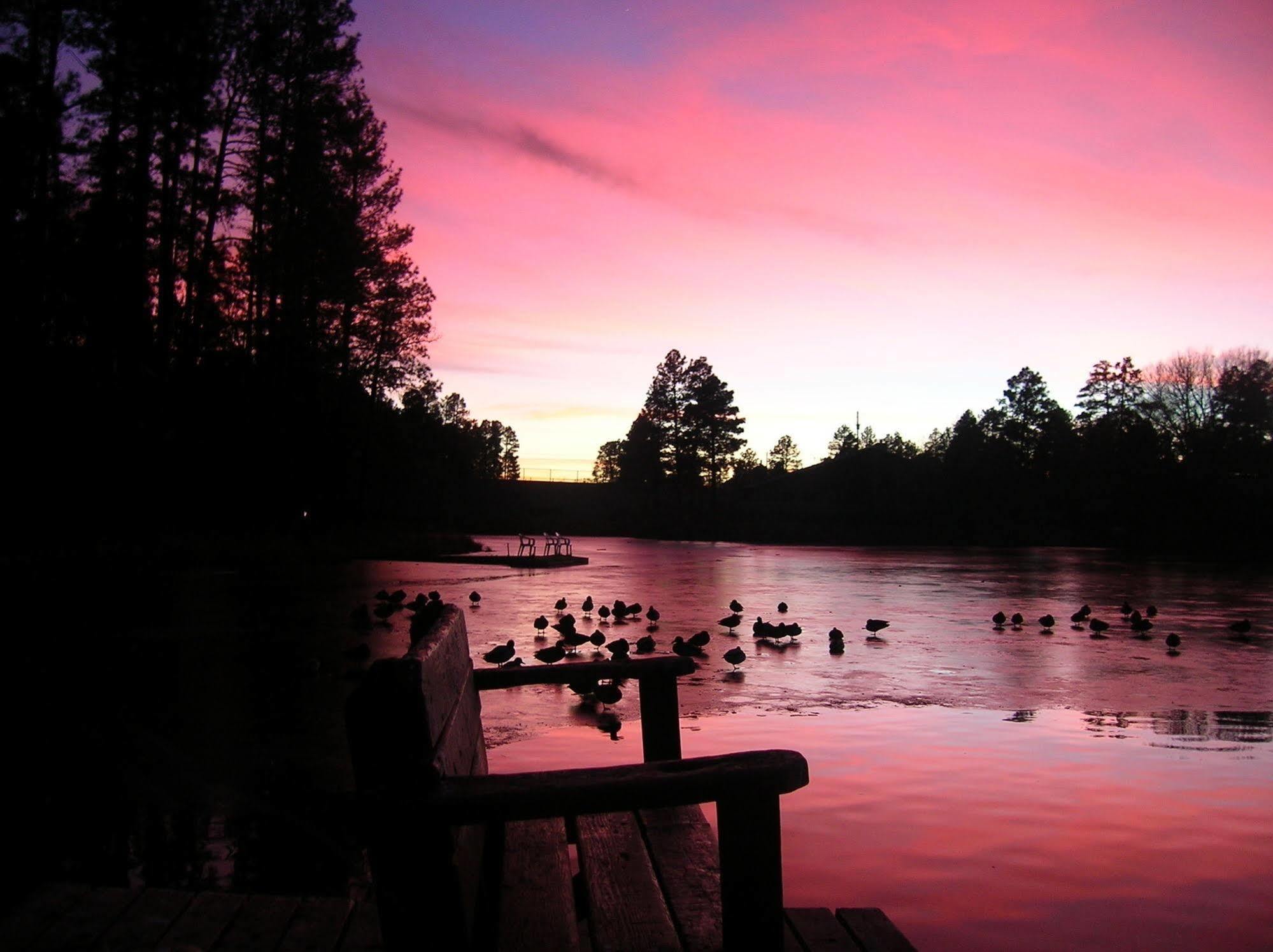 Lake Of The Woods Resort Lakeside Bagian luar foto