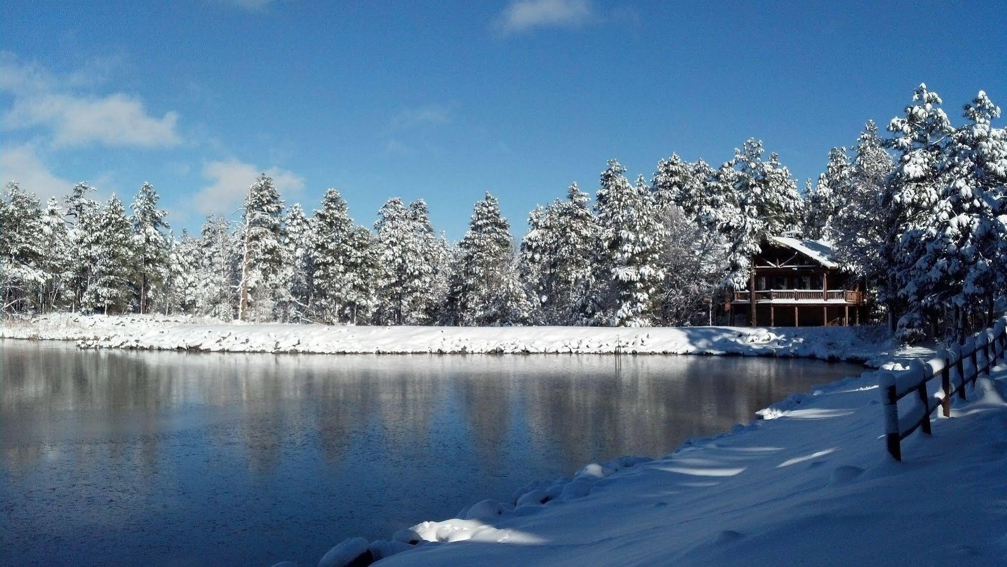 Lake Of The Woods Resort Lakeside Bagian luar foto